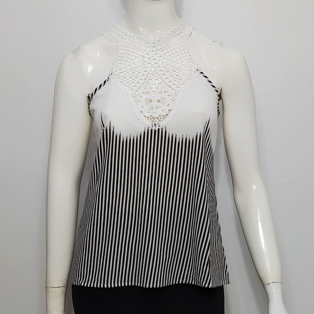 Blusa Cori listras preta. Tam P. Novo