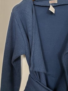 Cardigan feminino azul com detalhes em amarração Vivre na internet