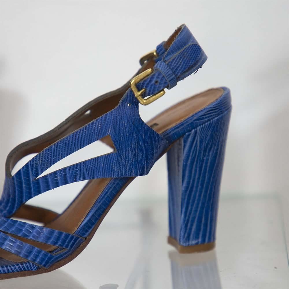 Sandália feminino Corello azul salto grosso
