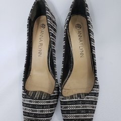 Sapato feminino branco e preto