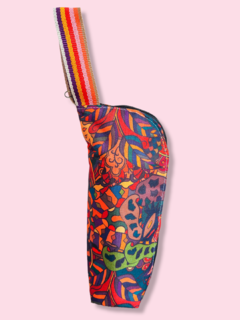 Porta botella térmico estampado terra.