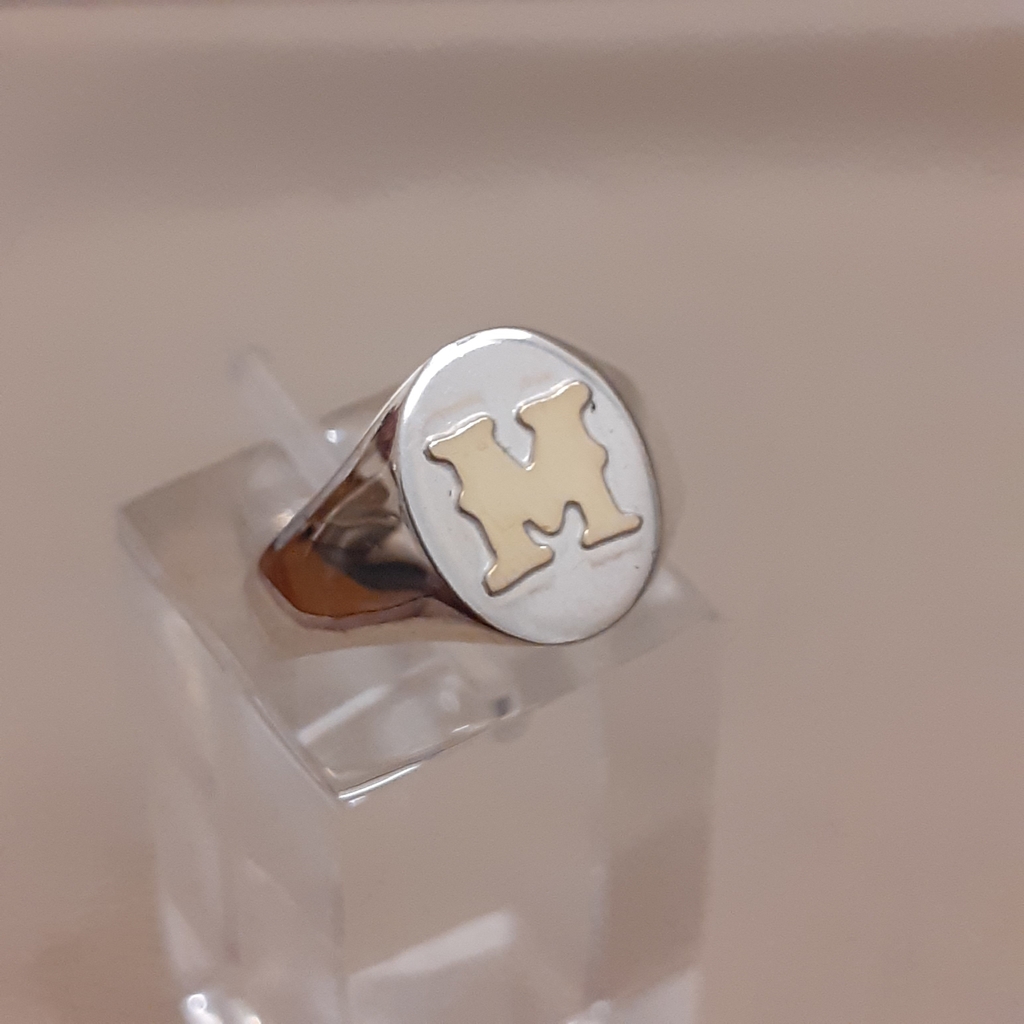 Anillo sello Letra inicial M en plata 925 y Oro