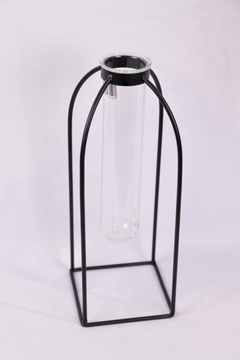 vaso com suporte vidro e ferro preto moderno na internet