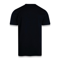 Camiseta New Era Plus Size Essentials - Preta - comprar online