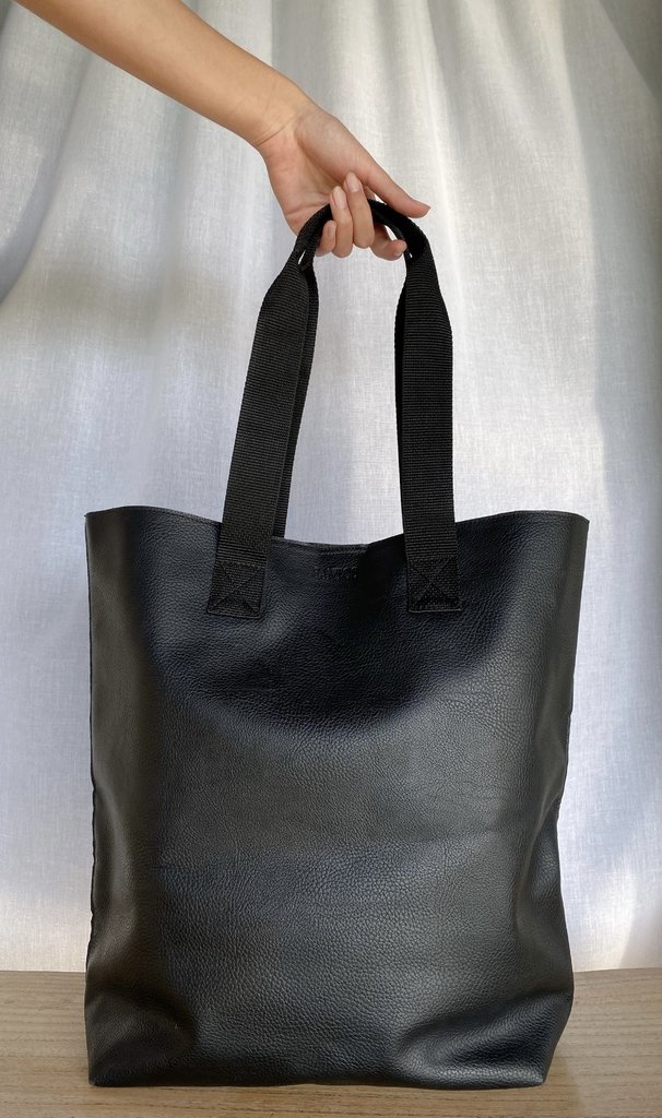 Cartera Tote Emma Negra - Comprar en SANTOS