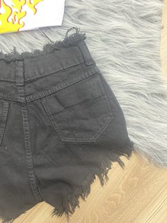 Shorts desfiado preto - comprar online