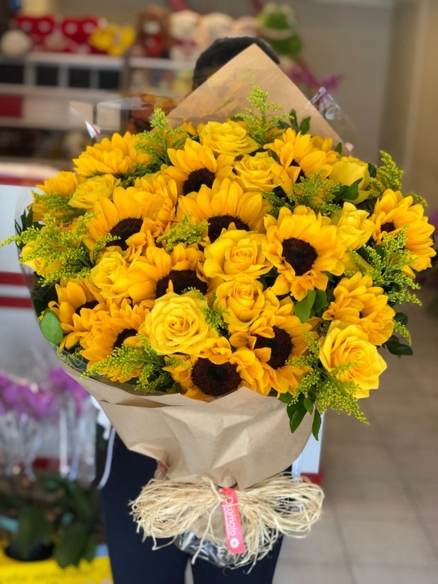 Buquê GG - Girassóis e Rosas Amarelas - Mirla Flores