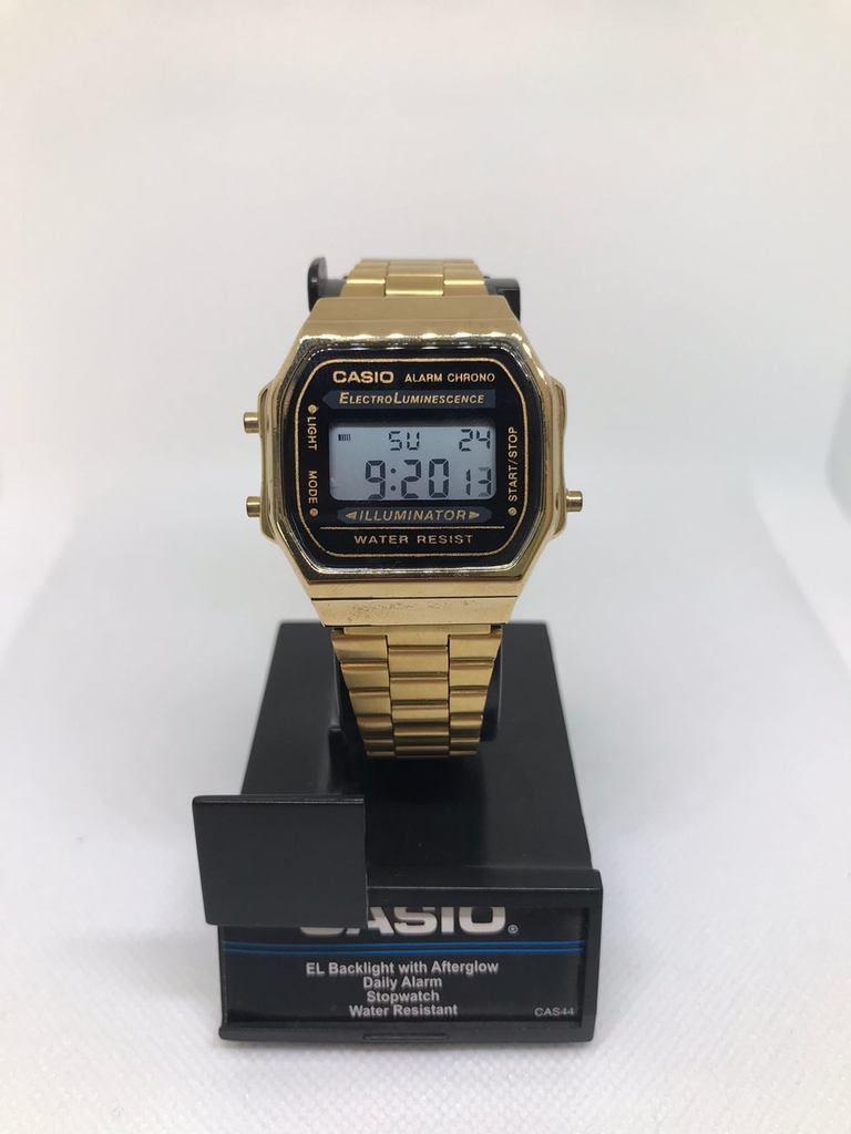 Casio Retro Dourado com fundo Preto - Corre de Londrina