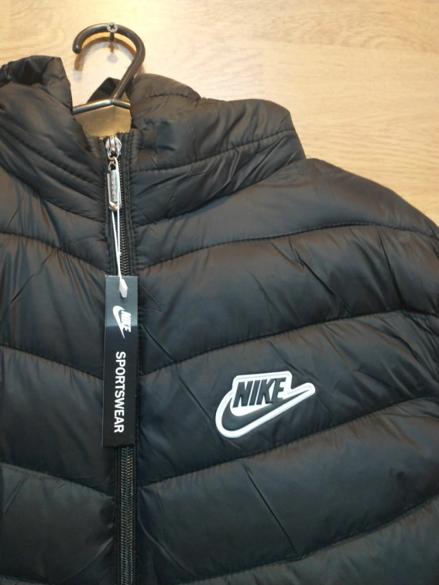 Chaleco Nike Sportwear con capucha J396 -