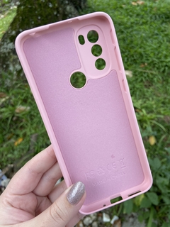 Case Veludo - Motorola G31 - Com proteção na câmera - Rosa Bebê - comprar online