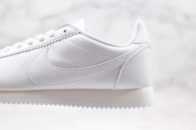 Nike Cortez Leather 'White' - en DAIKAN