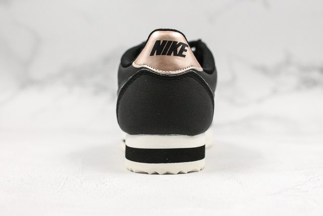 Nike Classic Cortez 'Bronze Heel' - Comprar en DAIKAN