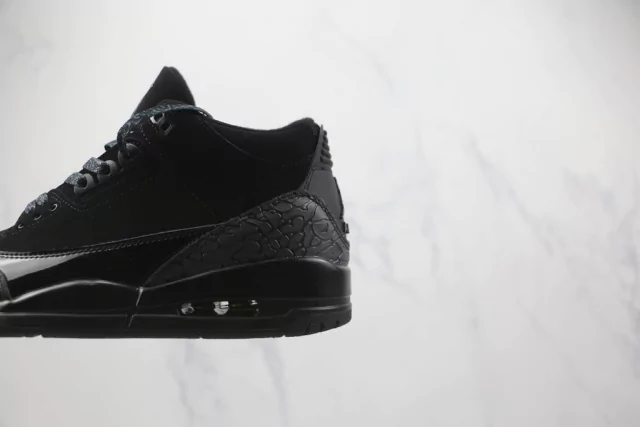 Air Jordan 3 Retro 'Black Cat' - Comprar en DAIKAN
