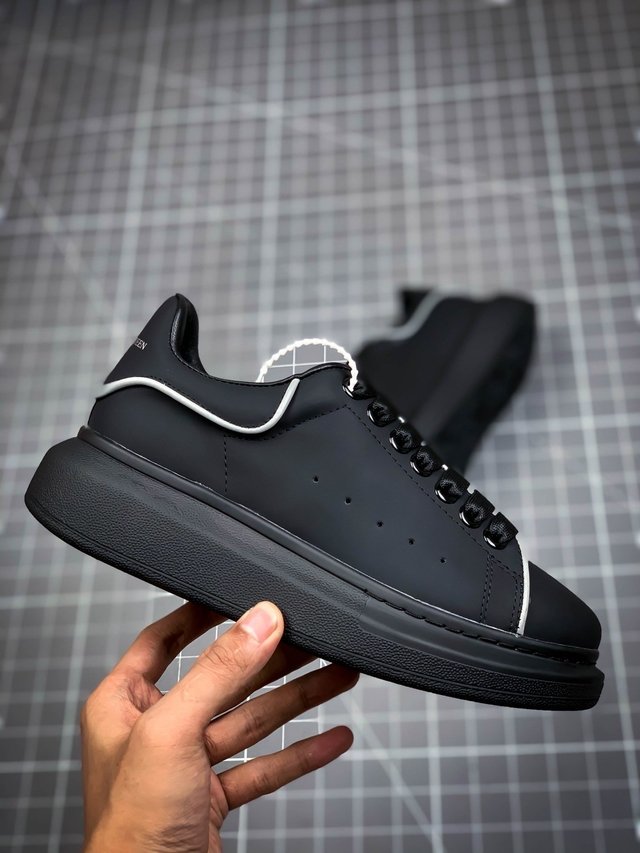 ALEXANDER MCQUEEN REFLECTIVE BLACK/BLACK/WHITE - DAIKAN