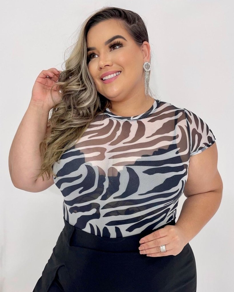 blusa plus size tule