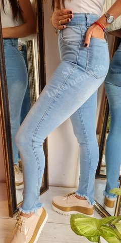 PANTALÓN DENIM DESFLECADO - PURO TRENDY