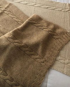 PIE DE CAMA CON OCHOS MOSTAZA - comprar online