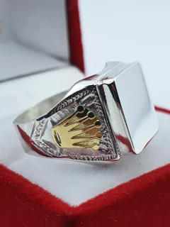 Anillo Cuadrado Sello Corona Plata y Oro en internet