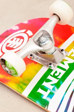 Skate Completo Eye Trippin Rainbow 8" - Element 