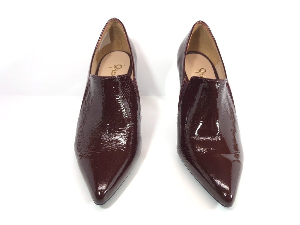 Stiletto de cuero charol (Gravagna)