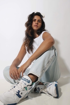Calça Mom jeans cintura mega alta det escrita lateral  - loja online