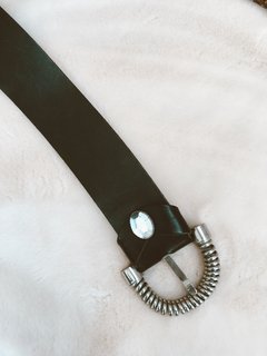 Cinto couro preto fivela prata - comprar online