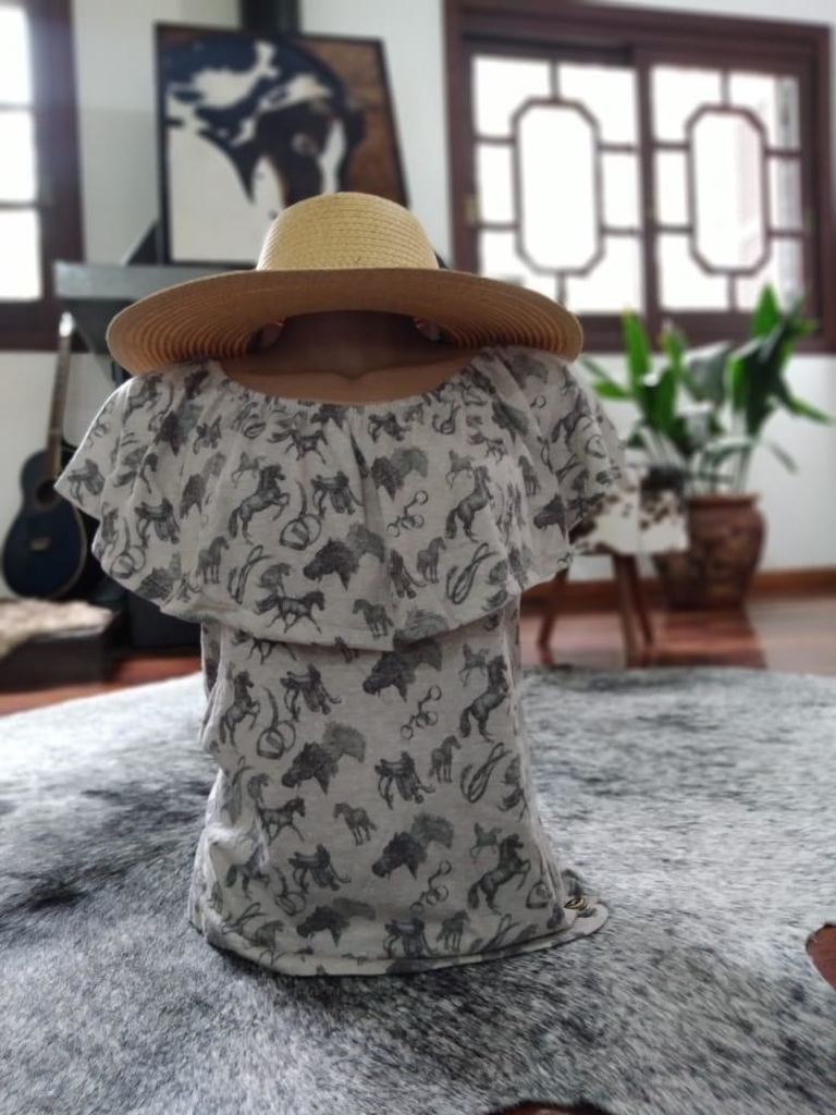 blusa ciganinha nude