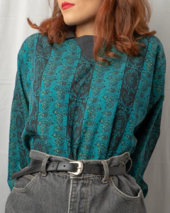 Blusa estampada vintage na internet