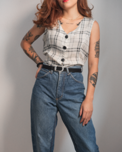 Cropped lily- M