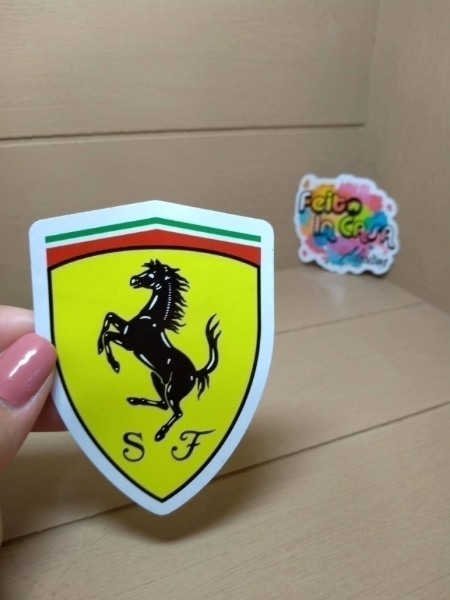Adesivo Ferrari - Comprar em Feito in Casa Adesivos