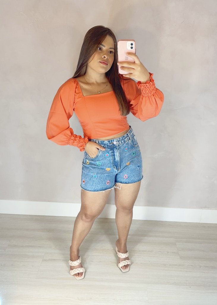 short jeans com bordado