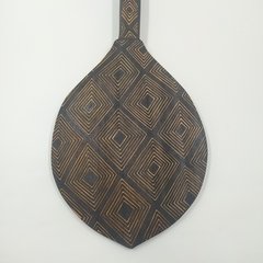 remo de madeira com grafismo - assurini - comprar online