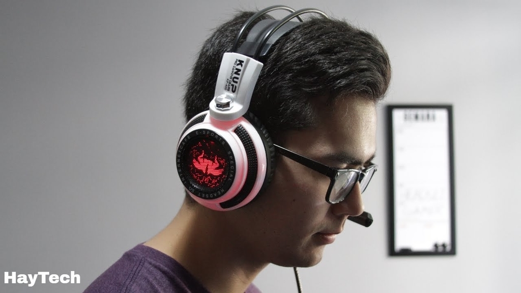 Headset Gamer Knup 7.1 Virtual, com Iluminação USB + P2, Branco/Preto -  KP-400