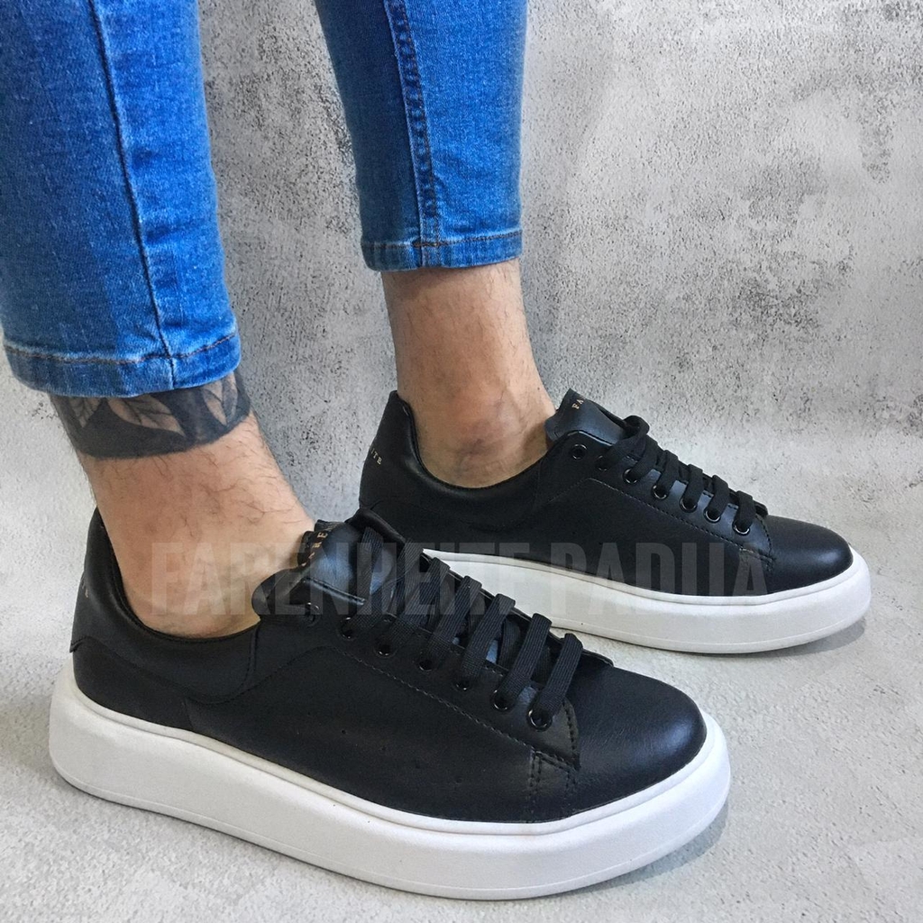 Zapatillas Mcqueen negras - Comprar en Farenheite Padua