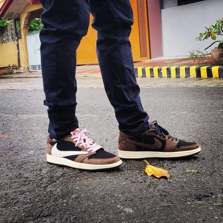 tenis travis scott jordan 1