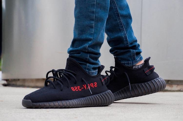 tenis yeezy bred