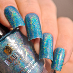 We Love Holo - Indie by Patty Lopes