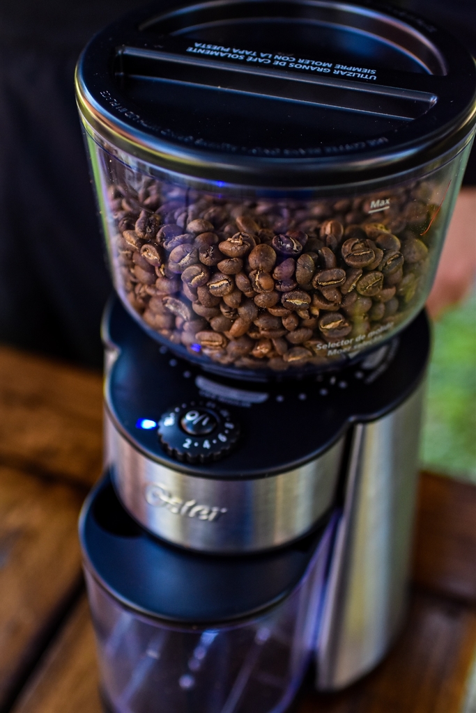 Molinillo de Cafe Automático Oster MH23 - HiperHogar