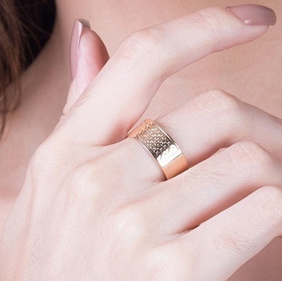 512366 Aliança Rommanel folheada a ouro trabalhada