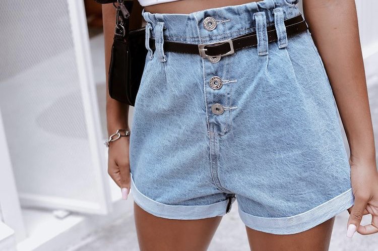 Shorts jeans modelo mom - Comprar em Mara Modas Online