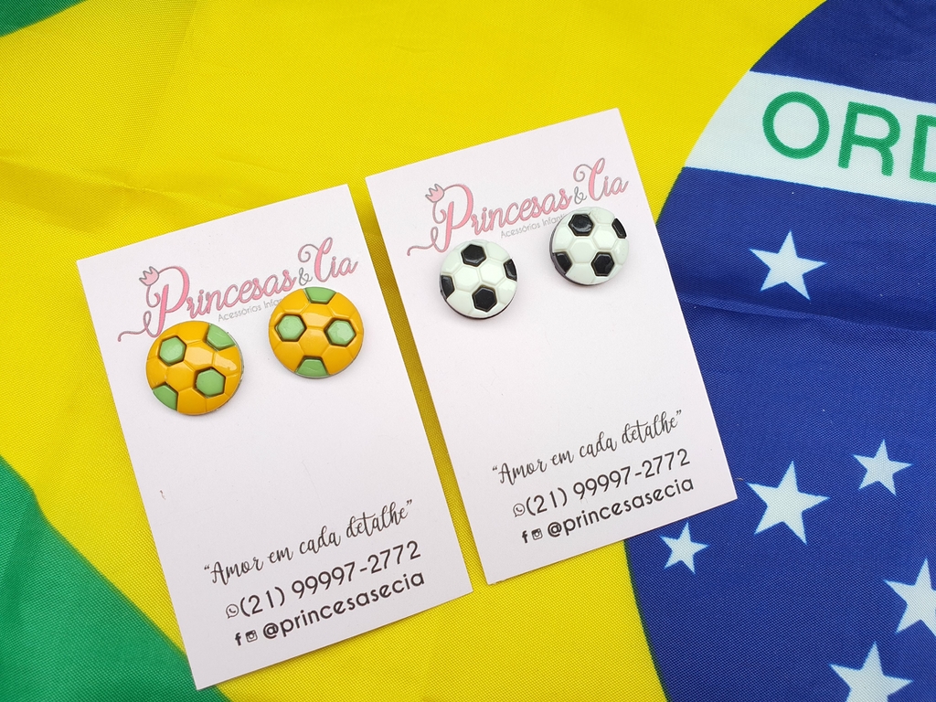 Brinco Bola de Futebol - Comprar em Princesas & Cia