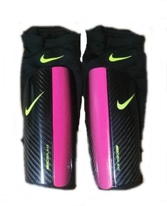 Quejar pastel Indomable Canilleras Nike Mercurial Blade Futbol Profesional