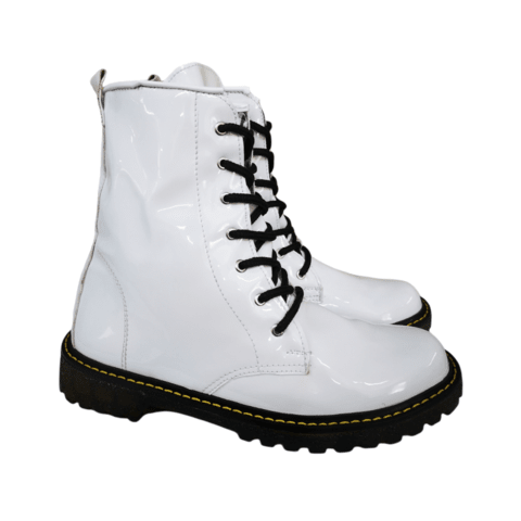 Botas Blancas | Botas en charol blancas de amarrar suela en goma.