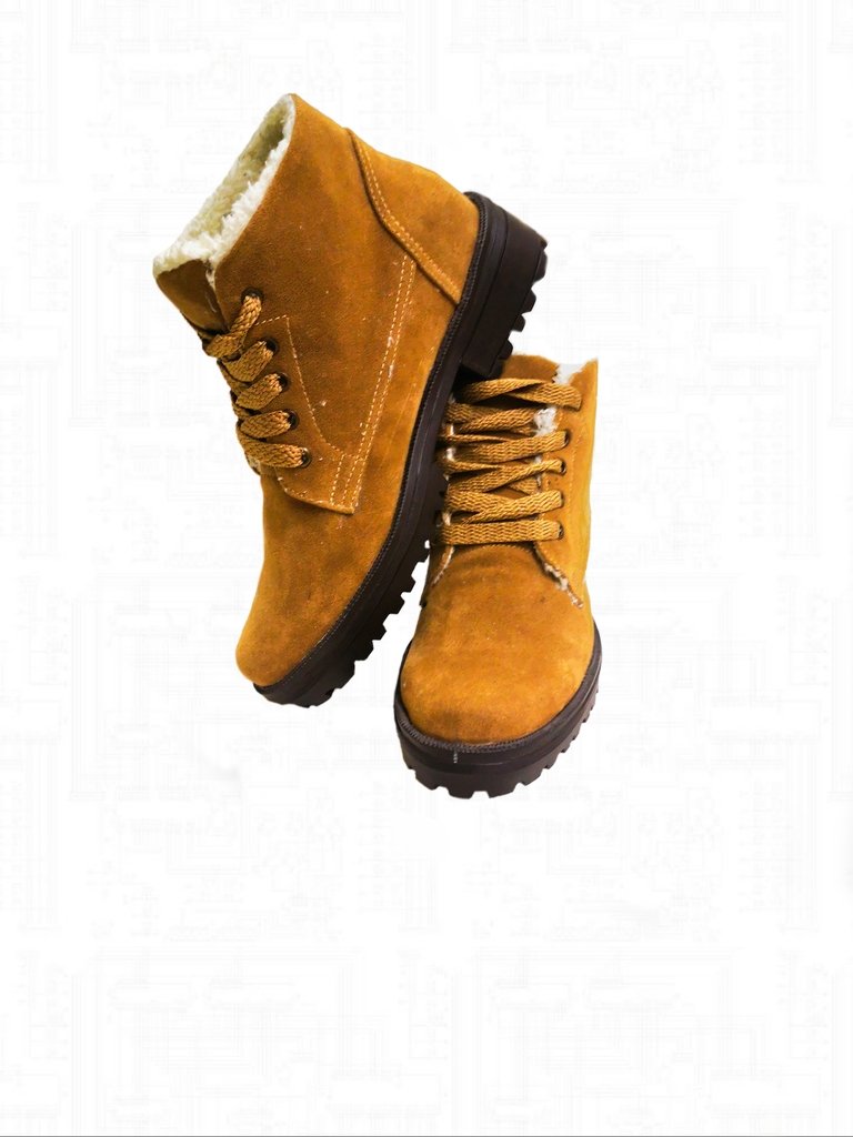 Envìo gratis | Botas peluche para mujer color Miel en Bogotá