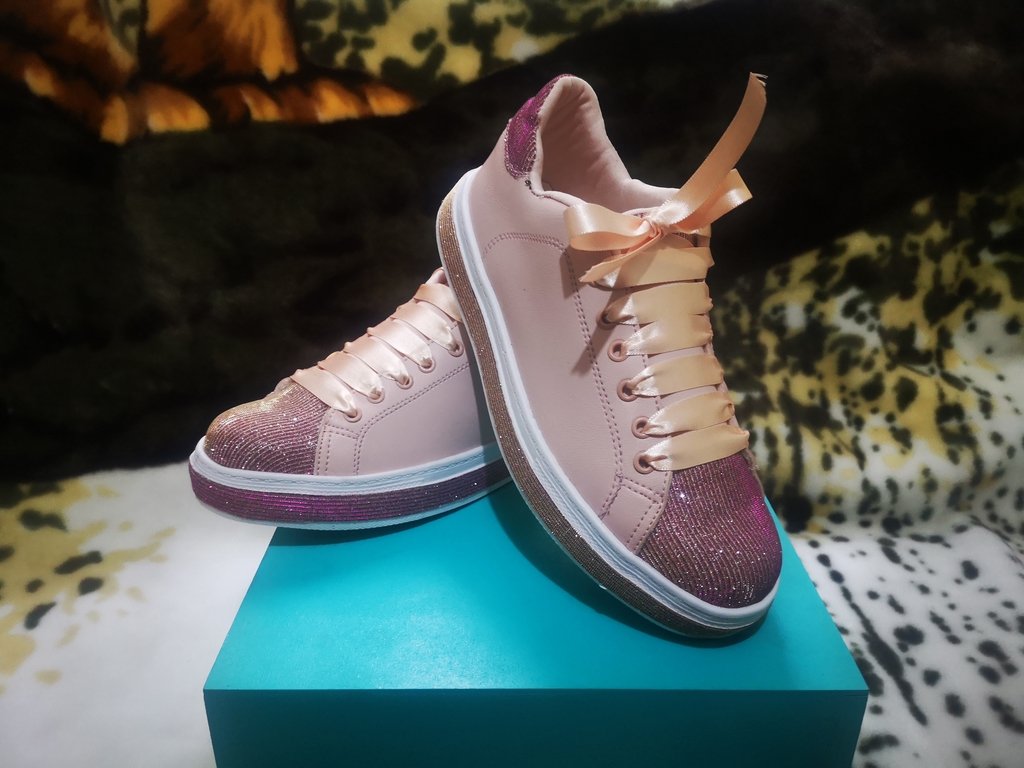 Tenis fucsia con rosados para mujer de moda