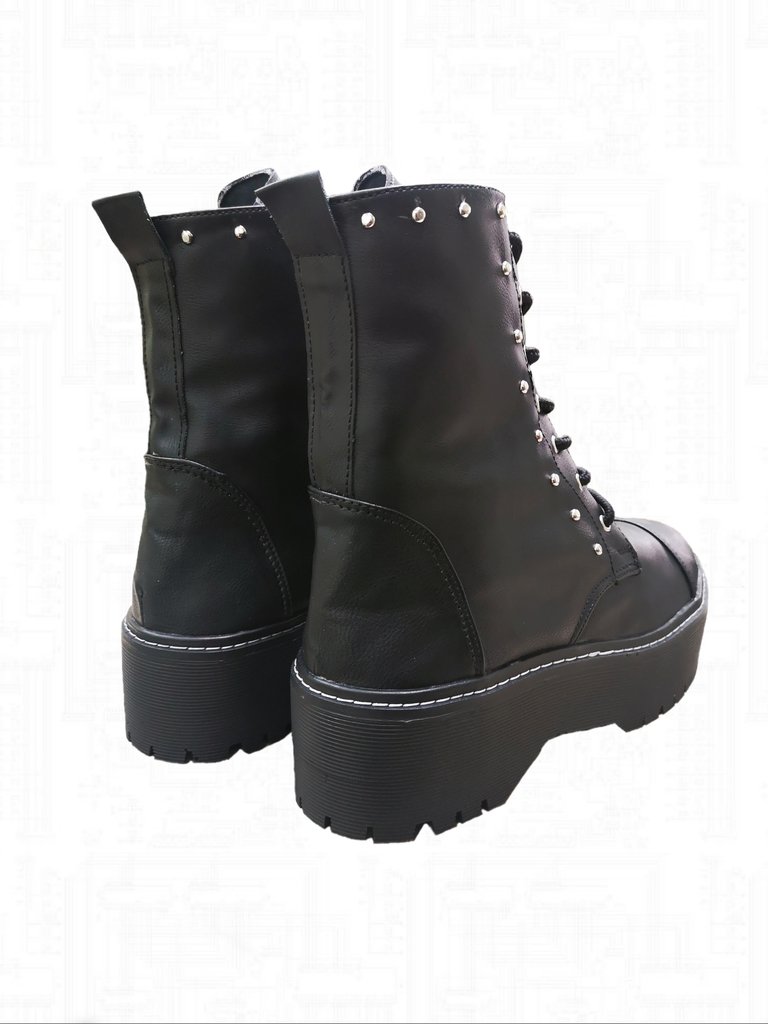 Botas negras | Botas de moda negras con plataforma y taches