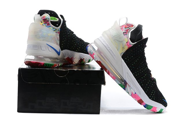 Tênis LeBron 18 'James Gang'