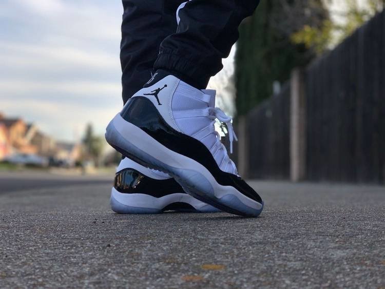 Nike Air Jordan 11 Retro concord