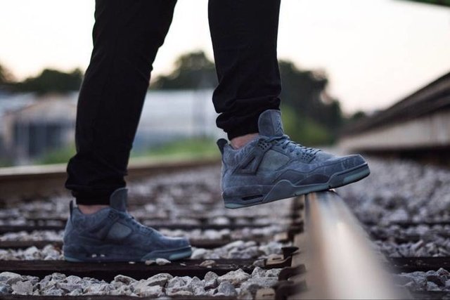 jordan kaws moletom com capuz