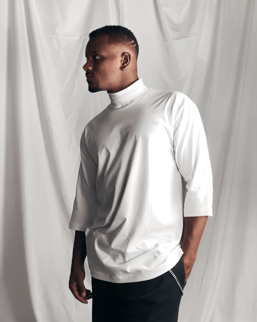 camisa branca com gola fechada